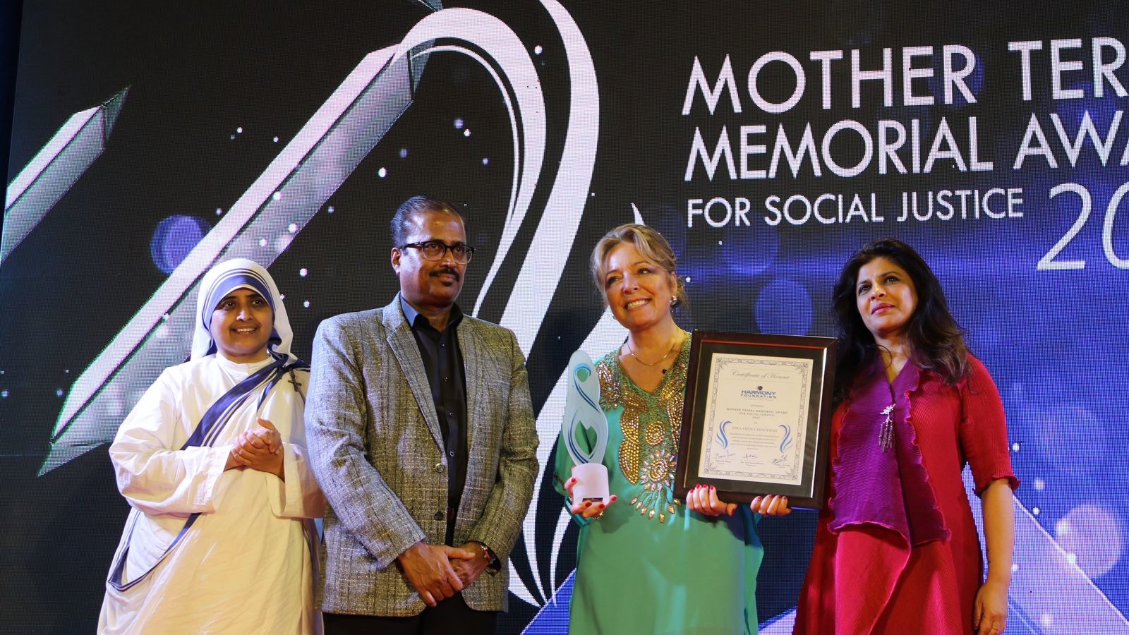 Yasmine Sherif receives Mother Teresa Memorial Award
